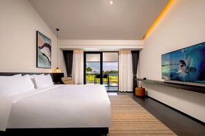 Minibar, bureau, espace de travail pour ordinateur portable