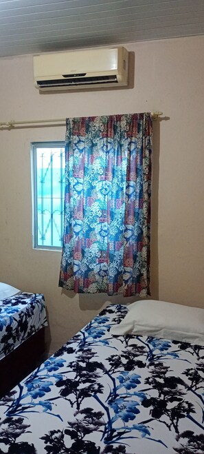 Basic Suite, Non Smoking | 1 bedroom, iron/ironing board, free WiFi, bed sheets - Pousada Alecrim (Santarém)