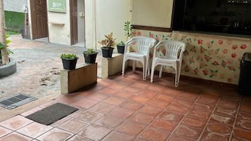 Classic Suite | Living area