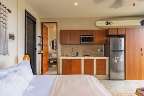 Meja, ruang kerja komputer riba, Wi-fi percuma 