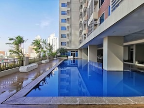 Outdoor pool - 1 Bedroom Condo in 8 Adriatico Manila (Manila)