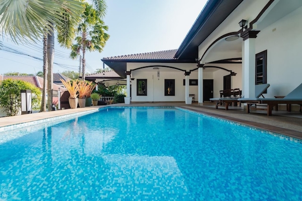 Kesorn Charming Authentic Thai Pool Villa Phuket (4336)