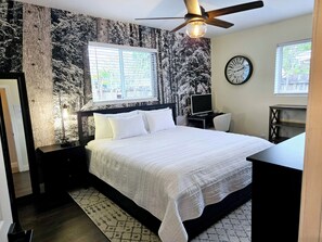 3 Schlafzimmer, Schreibtisch, Bügeleisen/Bügelbrett, Reisekinderbett