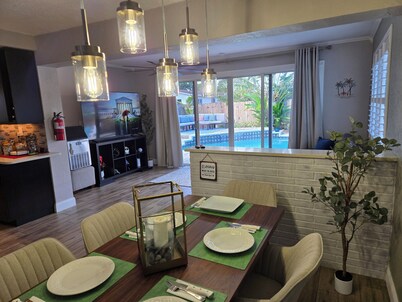 Stunning Ft. Lauderdale 3/2 home minutes from beaches, casinos, airport & more