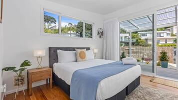 1 室のベッドルーム、デスク、アイロン / アイロン台、WiFi (無料)