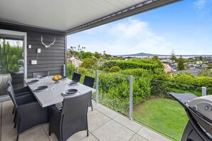 تناول الطعام بالخارج