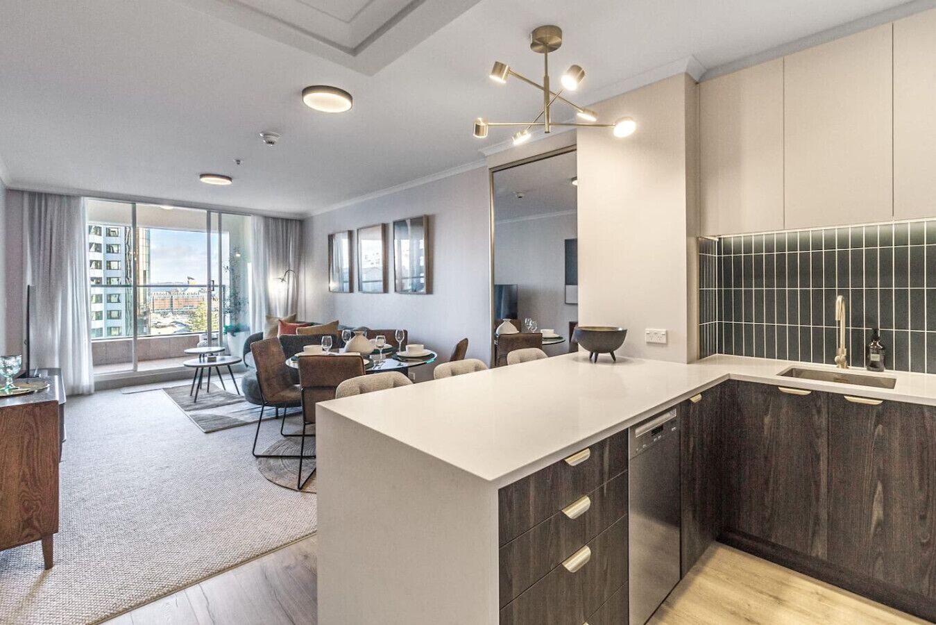 雪櫃、微波爐、焗爐、爐具