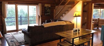 Cabin in the woods, with lake view and hot tub