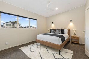 3 chambres, bureau, fer et planche à repasser, Wi-Fi gratuit