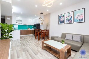 Blackout curtains, free WiFi, bed sheets - Elite Saigon - The Parkview near Airport (Ho Chi Minh City)