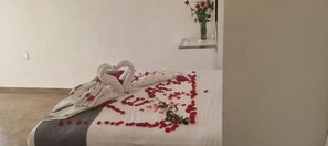 2 bedrooms, iron/ironing board, WiFi, bed sheets - Unique panoramic views in Ixtapan de la Sal (pet friendly)  (Ixtapan de la Sal)