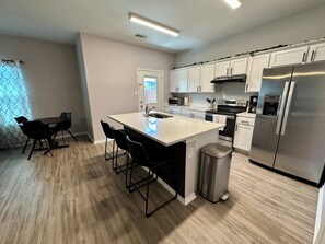 Fridge, microwave, oven, stovetop - Nice 2 BD/2 BA in Grand Prairie near DFW, AT&T & Epic (Grand Prairie)