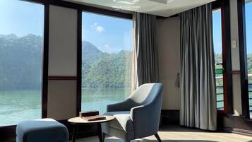 Superior Room, Balcony, Bay View | Desk, blackout drapes, soundproofing, iron/ironing board