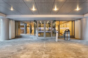 Exterior detail - Exceptional Back Bay 2BR w/ W/D, nr Prudential Center, by Blueground (Boston)