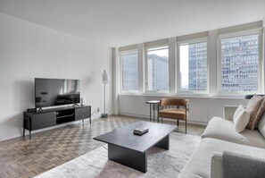 TV, stereo - Hip Back Bay 1BR w/ Gym, nr Shops, Green Line & Dining, by Blueground (Boston)