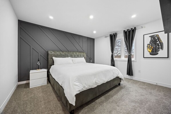 4 bedrooms, desk, iron/ironing board, travel cot