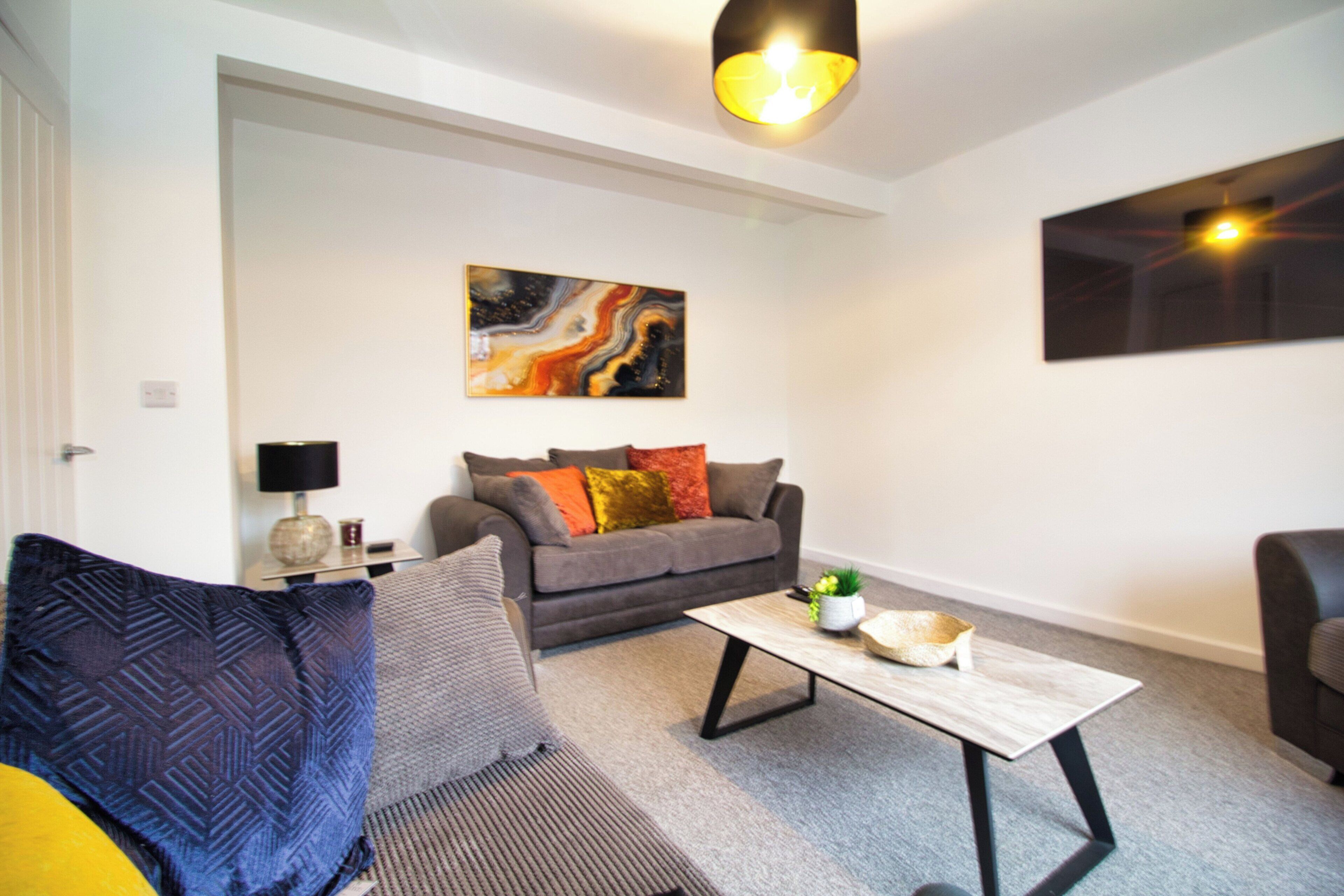 3 Bed, Sleeps 5, Pet Friendly, Free Parking - Sheffield, UK