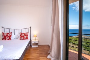 1 soverom, strykejern/-brett, internettilgang og sengetøy