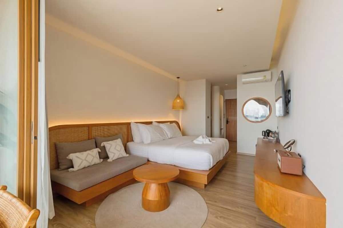 In-room safe, free WiFi