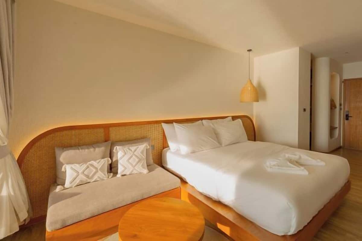 In-room safe, free WiFi