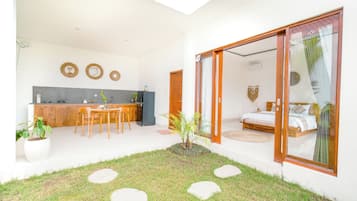 Villa de lujo, vista a la alberca | Cocina privada | Refrigerador con congelador, parrilla de estufa y lavavajillas