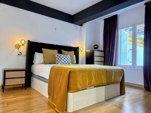 2 bedrooms, Internet, bed sheets - Misterhost Suite Alameda (Sevilla)