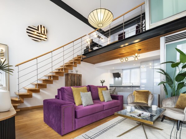 TV - Misterhost Suite Alameda (Sevilla)