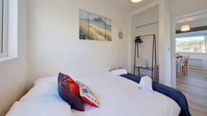 2 bedrooms, iron/ironing board, Internet, bed sheets