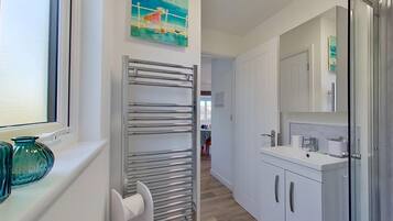 Shower, towels