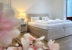 Unclassified image, 4 of 46, button