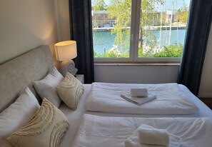 4 Schlafzimmer, Schreibtisch, Bügeleisen/Bügelbrett, WLAN