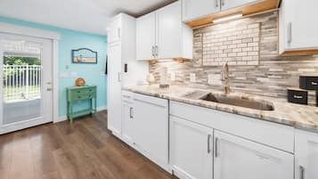 Tủ lạnh, lò vi sóng, lò nướng, bếp nấu