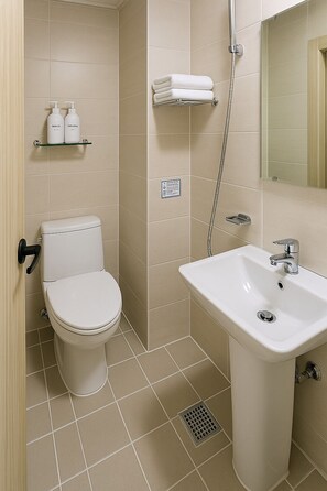 Economy-Doppelzimmer zur Einzelnutzung | Badezimmer