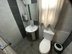 Basic Double Room, City View | Bathroom