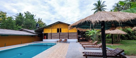 Piscine extérieure