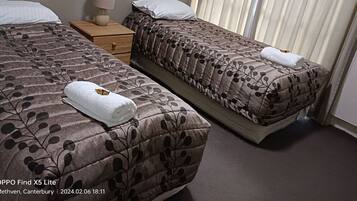 2 makuuhuonetta, silitysrauta/-lauta, vauvan matkasänky, Wi-Fi