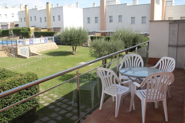 Balcony - Holiday Apartment for 6 People (Creixell)