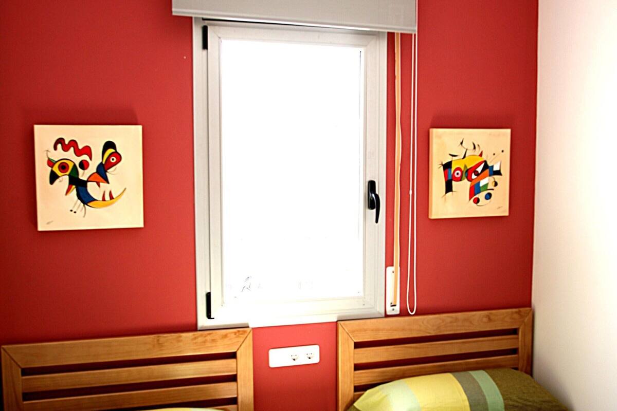 5 bedrooms, bed sheets