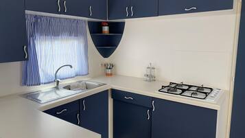 Classic House, 2 Bedrooms | Private kitchen | Fridge, coffee/tea maker