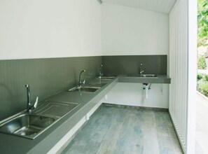 Classic House, 2 Bedrooms | Private kitchen | Fridge, coffee/tea maker - Mobile Home With Parking (Mont-roig del Camp)