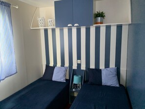 Classic House, 2 Bedrooms | 3 bedrooms, bed sheets - Mobile Home With Parking (Mont-roig del Camp)