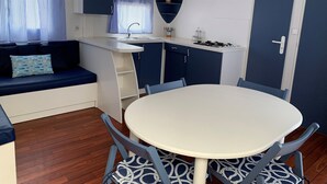 Unclassified image, 5 of 64, button - Mobile Home With Parking (Mont-roig del Camp)
