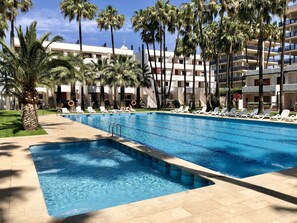Classic Apartment, 3 Bedrooms | Pool - Belvilla by oyo Apartment (Peniscola)