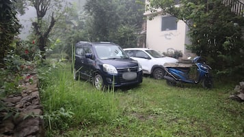 可供輪椅出入的車位