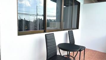Chambre Double, balcon | Bureau