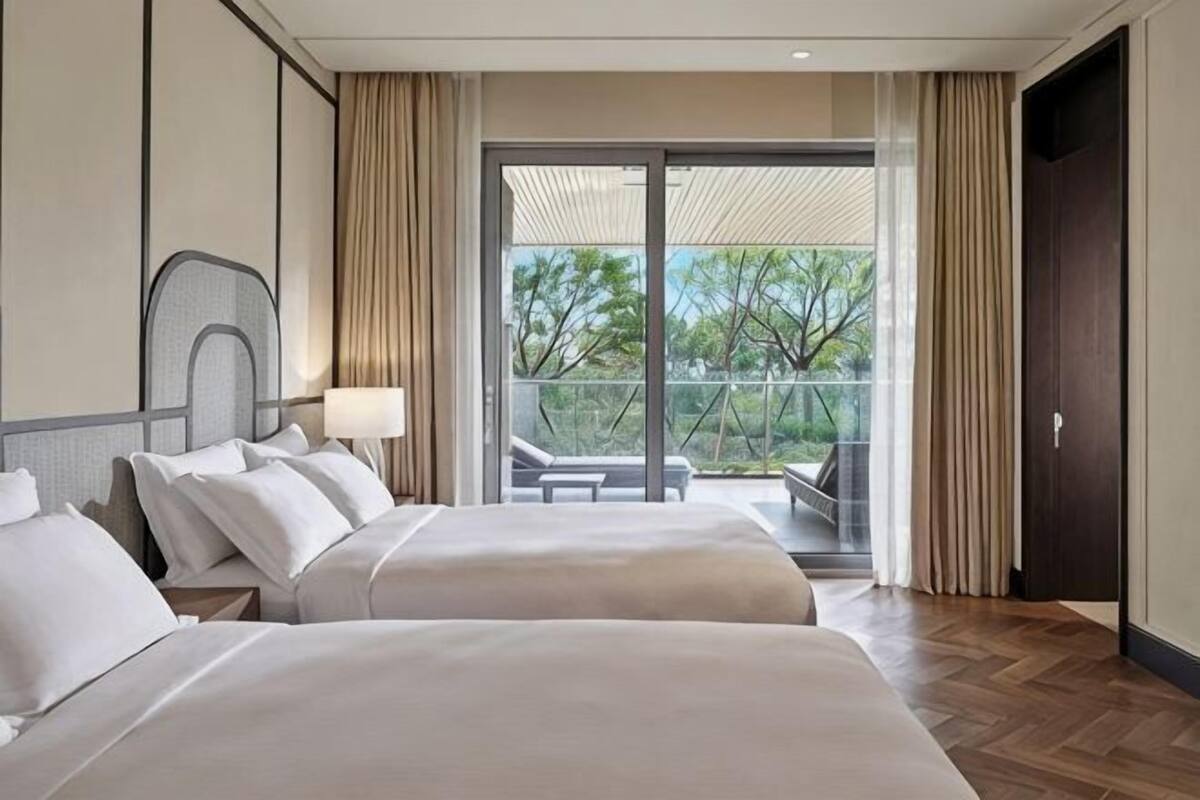 In-room safe, WiFi (free)