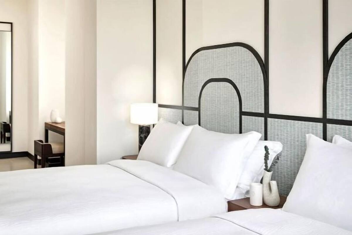 In-room safe, WiFi (free)