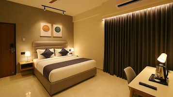 Egyptian cotton sheets, premium bedding, memory-foam beds, desk