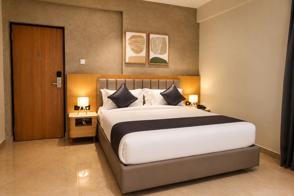 Egyptian cotton sheets, premium bedding, memory-foam beds, desk