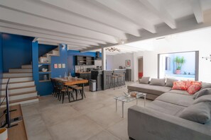 TV - Villa climatisée pour 10 personnes avec piscine à Hyères-La Capte (HYERES)